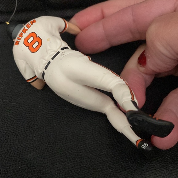 Cal Ripken Jr. 1998 Hallmark Keepsake Ornament Collector's Series #3 - Picture 5 of 6